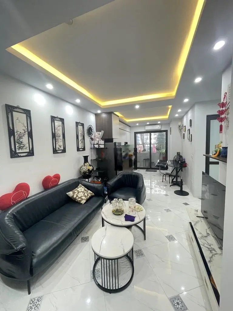 TÔI CHÍNH CHỦ CẦN BÁN GẤP CĂN HỘ 2PN, 2WC TẦNG THẤP TIỆN ĐI LẠI TẠI HH