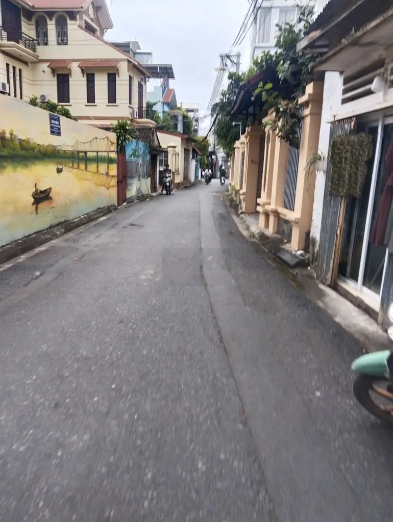 BÁN NHÀ NGÕ Ô TÔ PHỐ TRẠM . NGÕ 3.5M. GARA THANG MÁY 10TỶ5