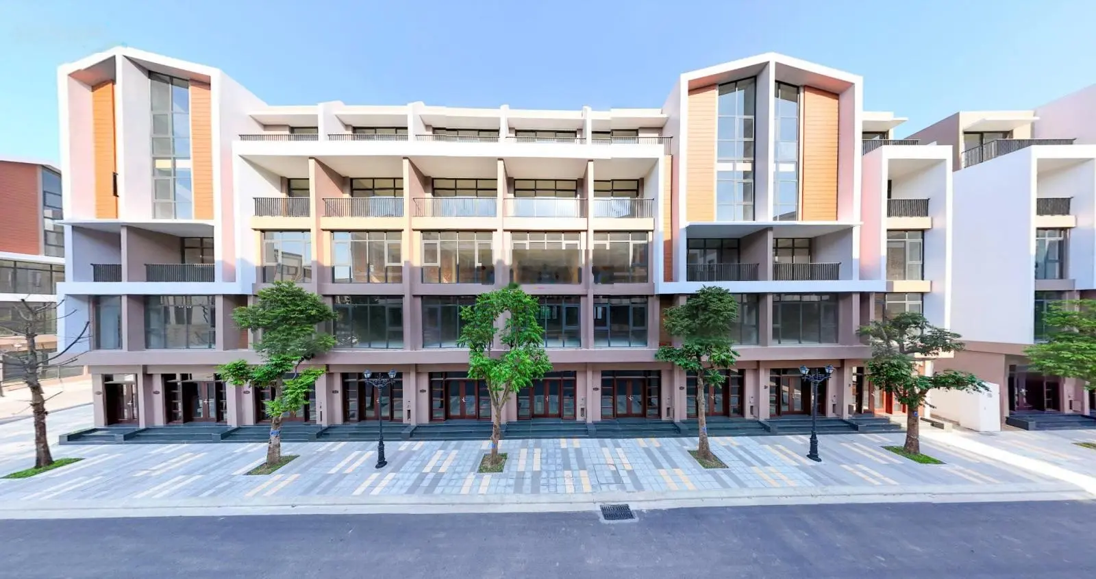 Rẻ nhất Ánh Dương! DT 54m2 xây 5 tầng MT 4.5m CK cao nhất, vị trí sát góc, ký CĐT, sát đại lộ bm