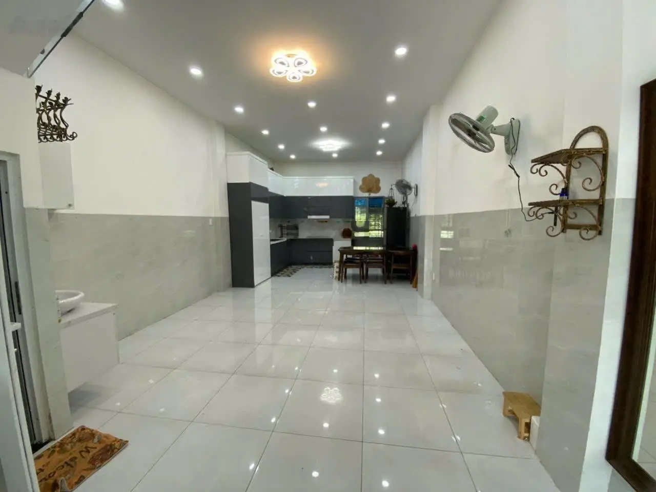 Bán nhà 3PN + 1 phòng sinh hoạt chung, 4.2x15.5 trệt 2 lầu 1 tum sân thượng HXH Đ. Nguyễn Duy Trinh