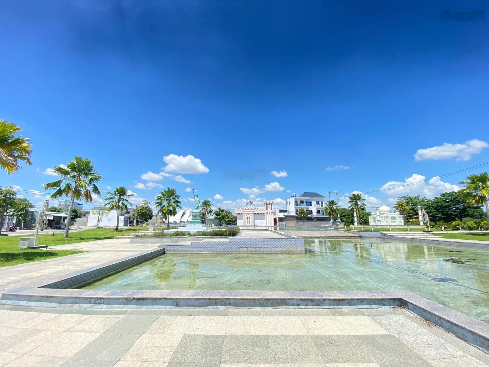 Bán đất Cát Tường Phú Sinh ngay công viên 7 Kỳ Quan Thế Giới DT: 5x19=95m2 SHR, vị trí siêu VIP ạ
