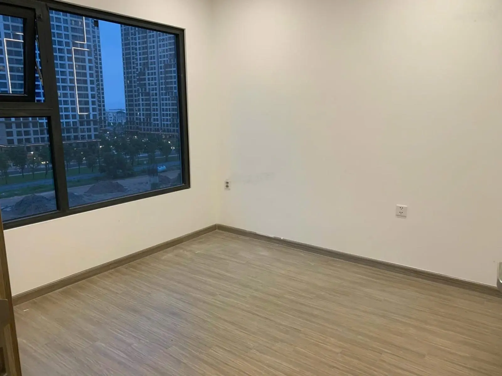 Chủ nhà đắm thuyền cần bán gấp căn góc 2 Phòng ngủ 69m2 có nội thất
