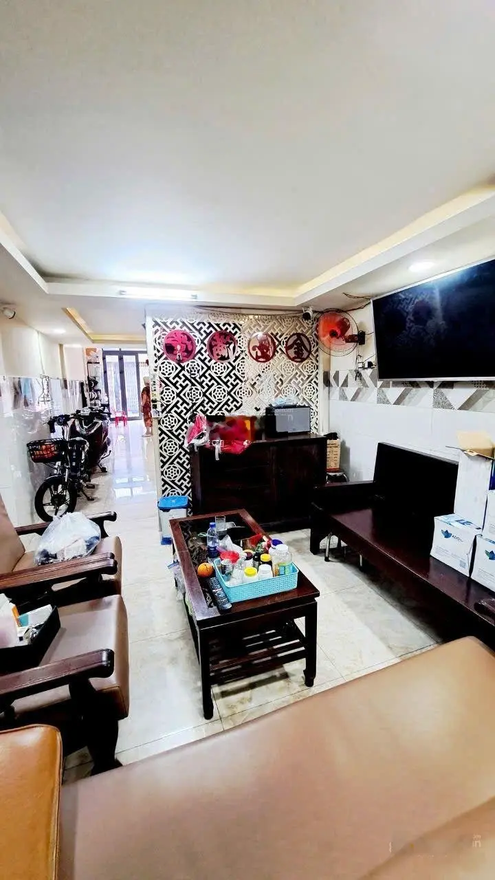 Hẻm XH Cao Văn Lầu-Hậu Giang sát chợ Bình Tây-nhà 4 tầng - 79m2 giảm mạnh 700 triệu còn 11,8 tỷ TL