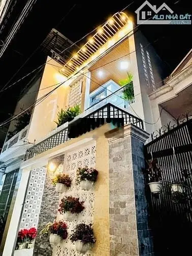 Cô 5 về quê sống bán nhà HXH Trần Tuấn Khải, P5, Quận 5, 68m2, 2tỷ650
