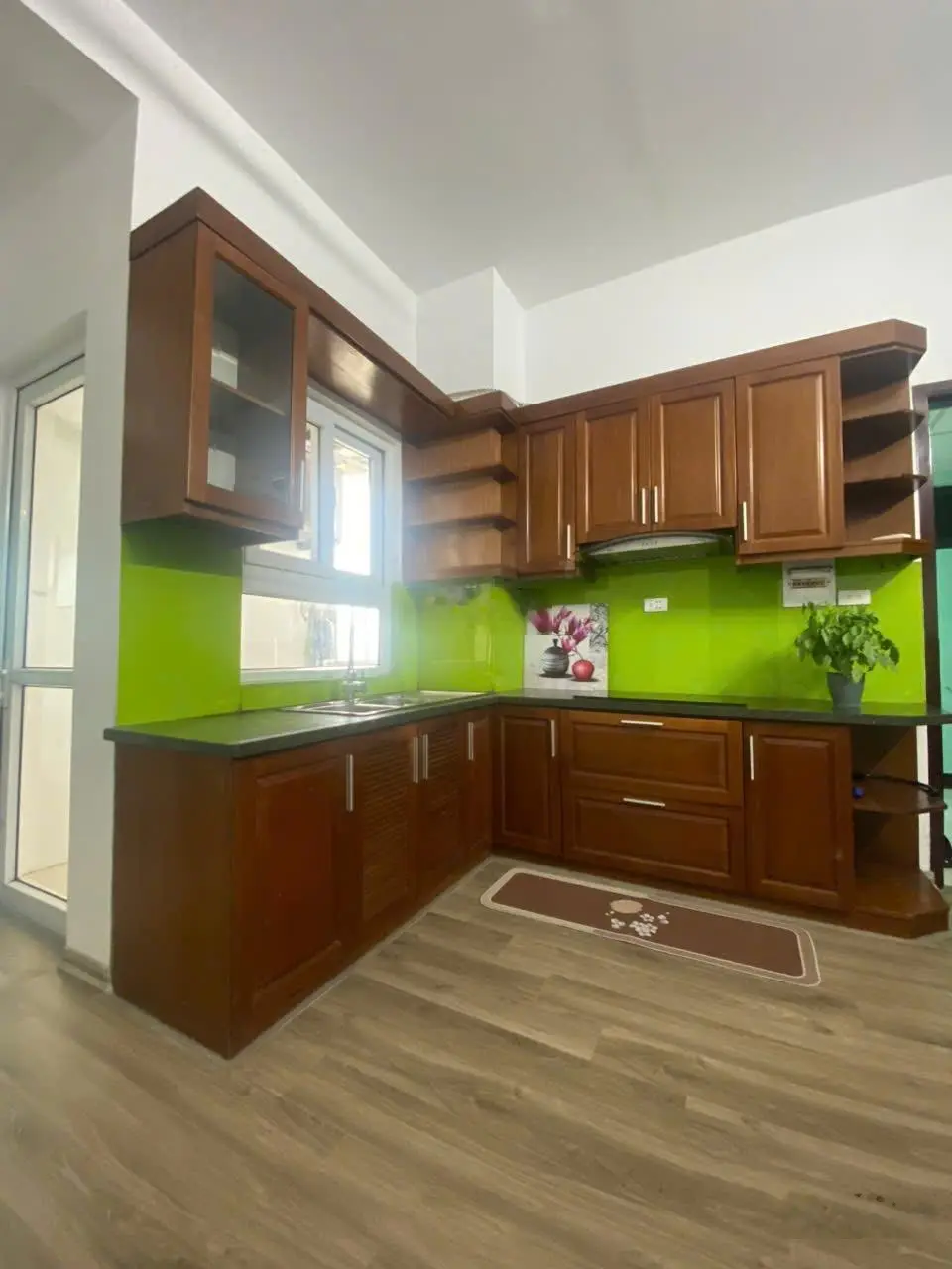 Bán gấp căn hộ căn góc CT12 KVKL - nội thất mới cứng - sổ đỏ chính chủ-ban công mát mẻ-giá cực tốt