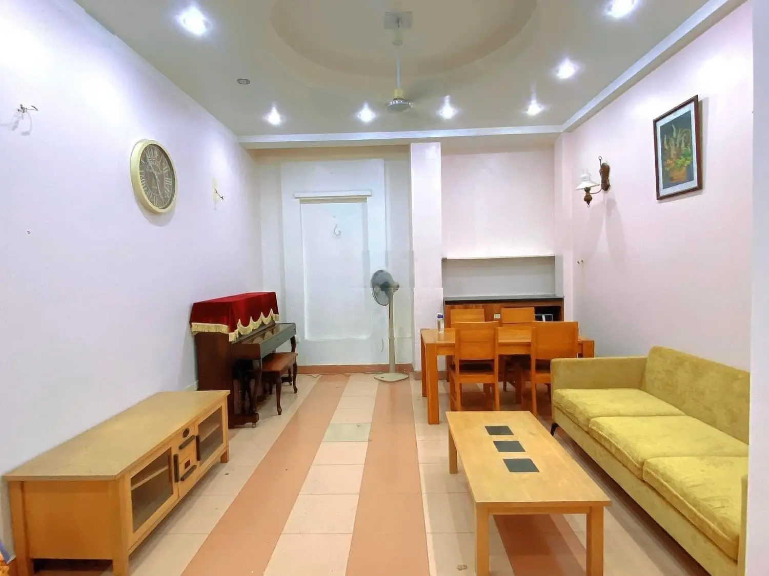 Hiếm TT Đống Đa Phân Lô Oto đỗ cửa KDVP - Nhà đẹp dân xây ô chờ thang máy 70M, Mt5M Giá: 18,5 Tỷ