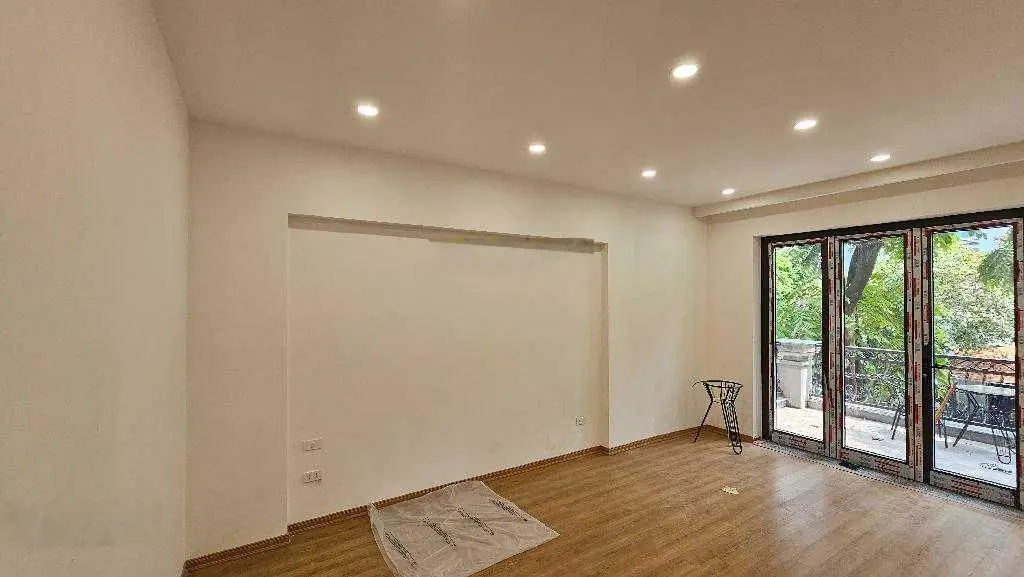 Bán nhà mặt phố Tống Tất Thắng khu đô thị Văn Phú, 90m2, thang máy, kinh doanh đẹp