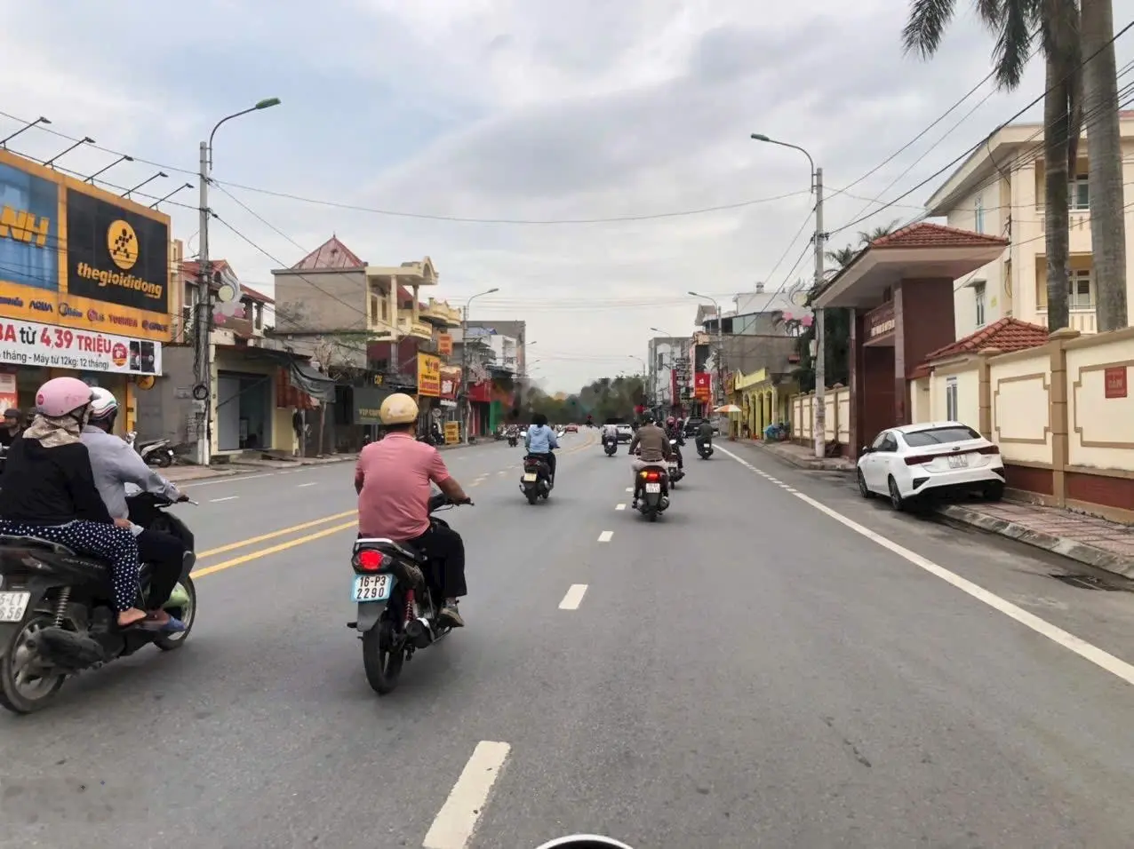 Nhà 3 tầng mặt đường 351 tổ 4 TT An Dương. LH: 0901 560 ***