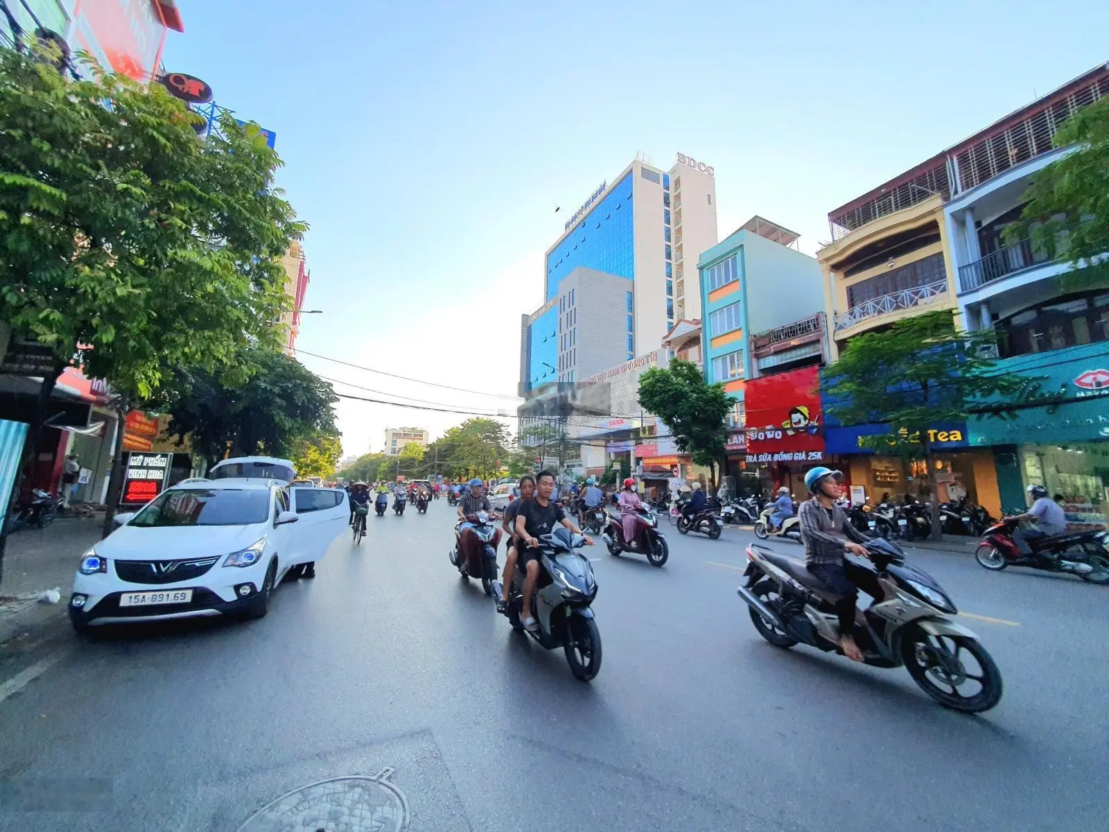 Bán nhà mặt đường Trần Nguyên Hãn - Quận Lê Chân - Tp. Hải Phòng - Giá Tuyệt Chủng 7