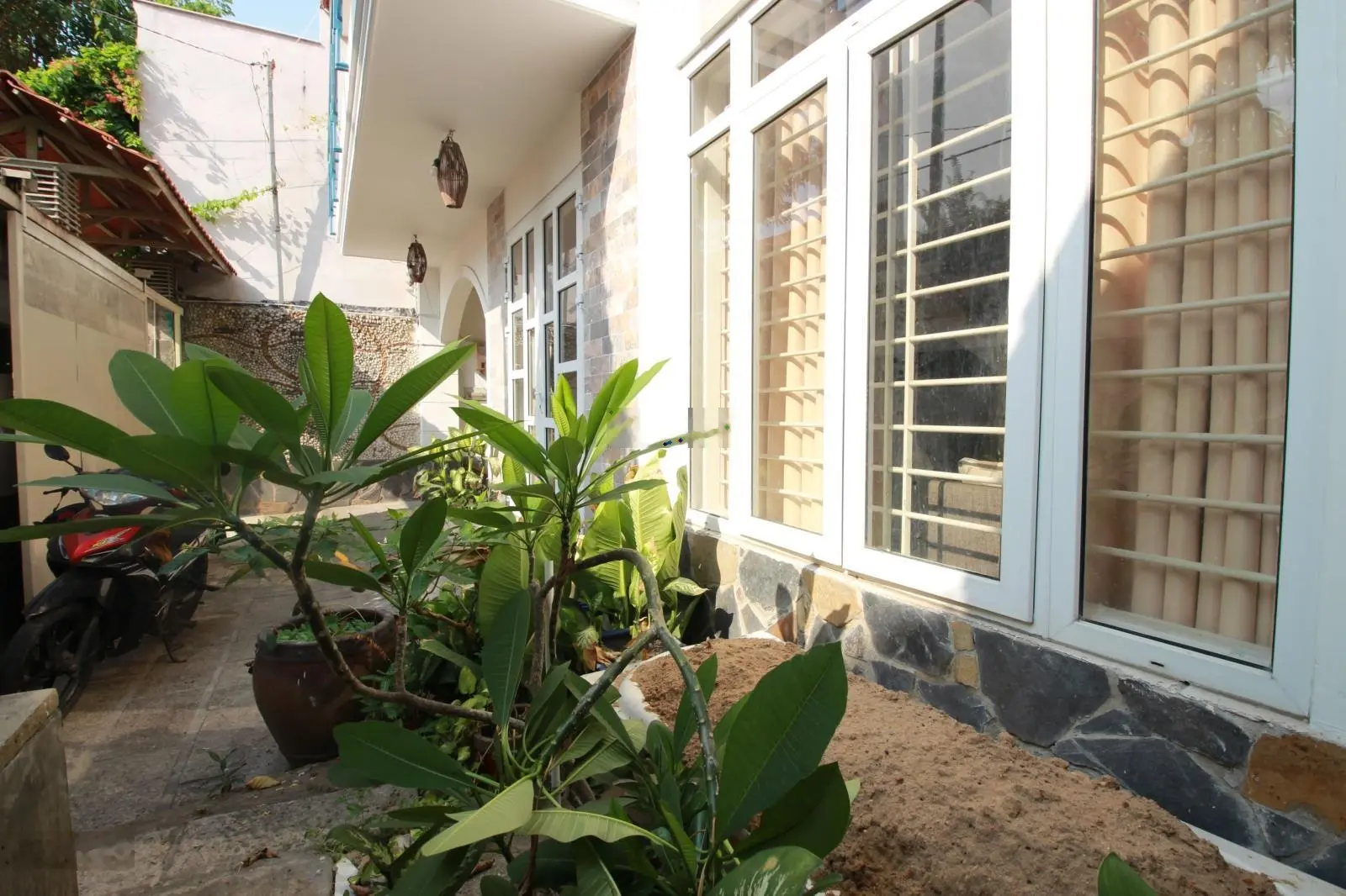 Nhà khu Làng Báo Chí Thảo Điền - 10x10 1T2L giá tốt