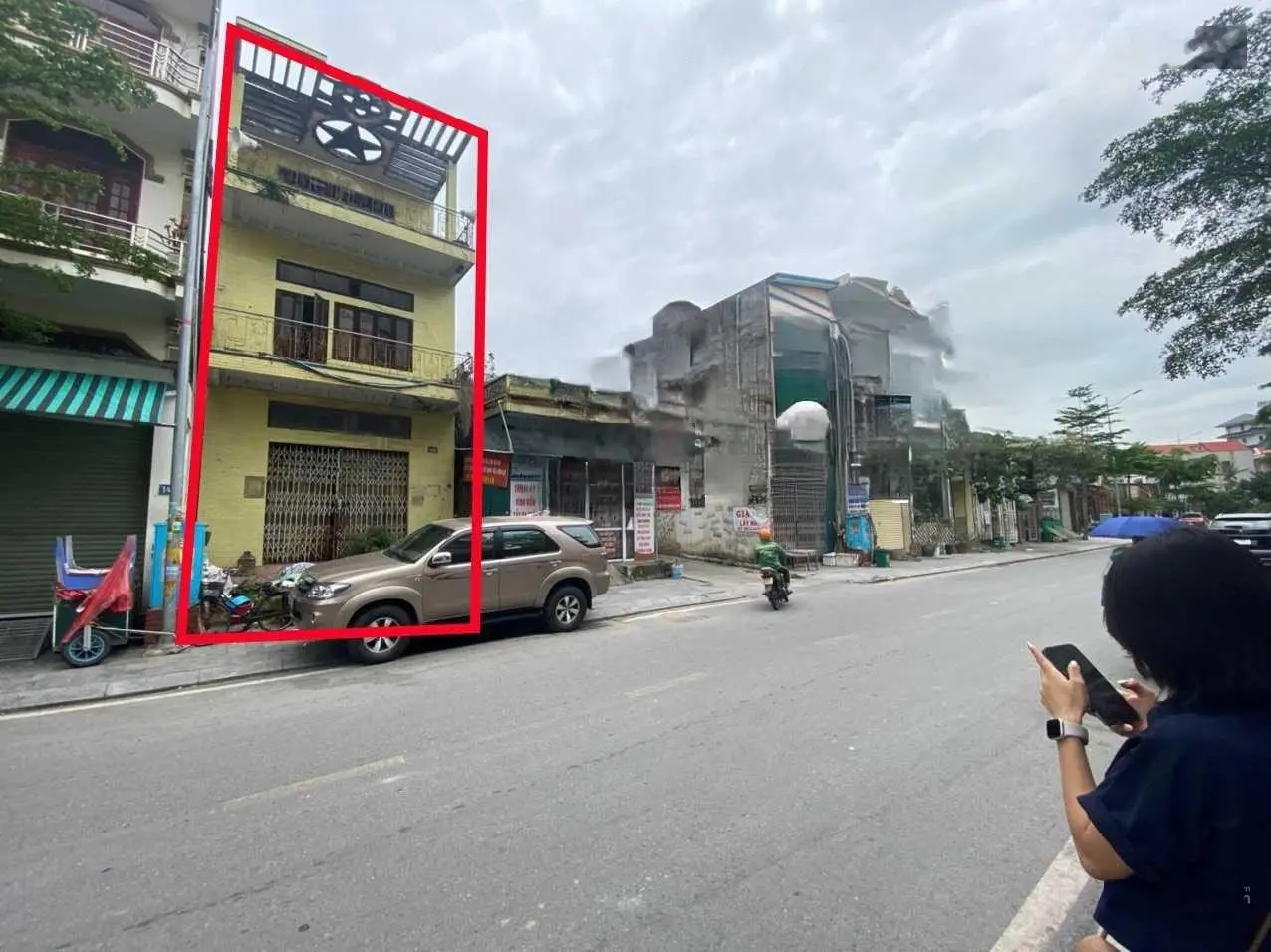 Bán nhà 3 tầng mặt đường EC, Hùng Thắng, DT 120m2, mặt tiền 6,4m, full thổ cư, gần chung cư Bim