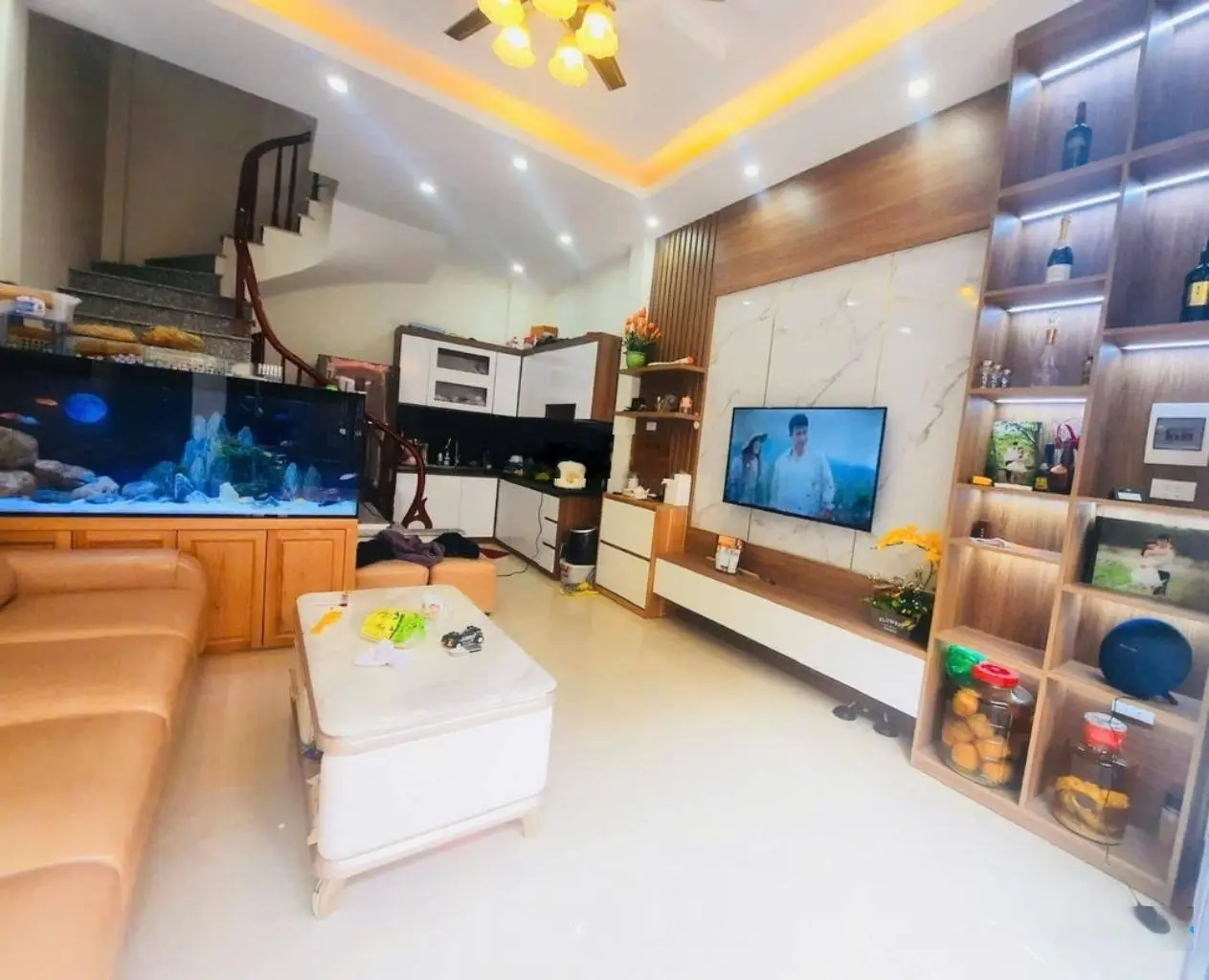 Bán Nhà Cổ Nhuế 40m-5 Tầng , Ngõ Rộng, Sát Phố Ô Tô Tránh , Phân Lô , Ngõ Thông Kinh Doanh