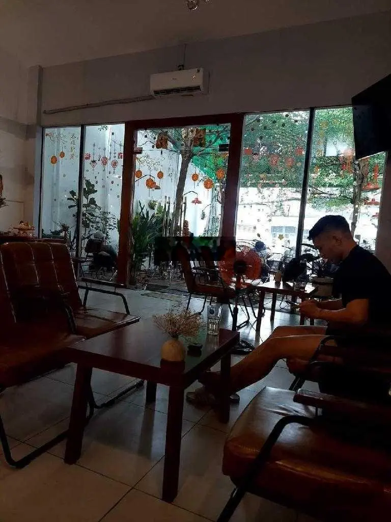 Mặt tiền Nguyên Hồng, ngang 7m, diện tích 145m2, đang cho thuê mặt bằng 30tr/tháng