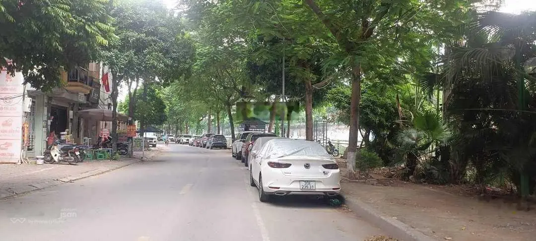 (Mặt tiền 7.3m) mặt phố Nguyễn Đình Hoàn Cầu Giấy 99m2 view sông giá 28 tỷ