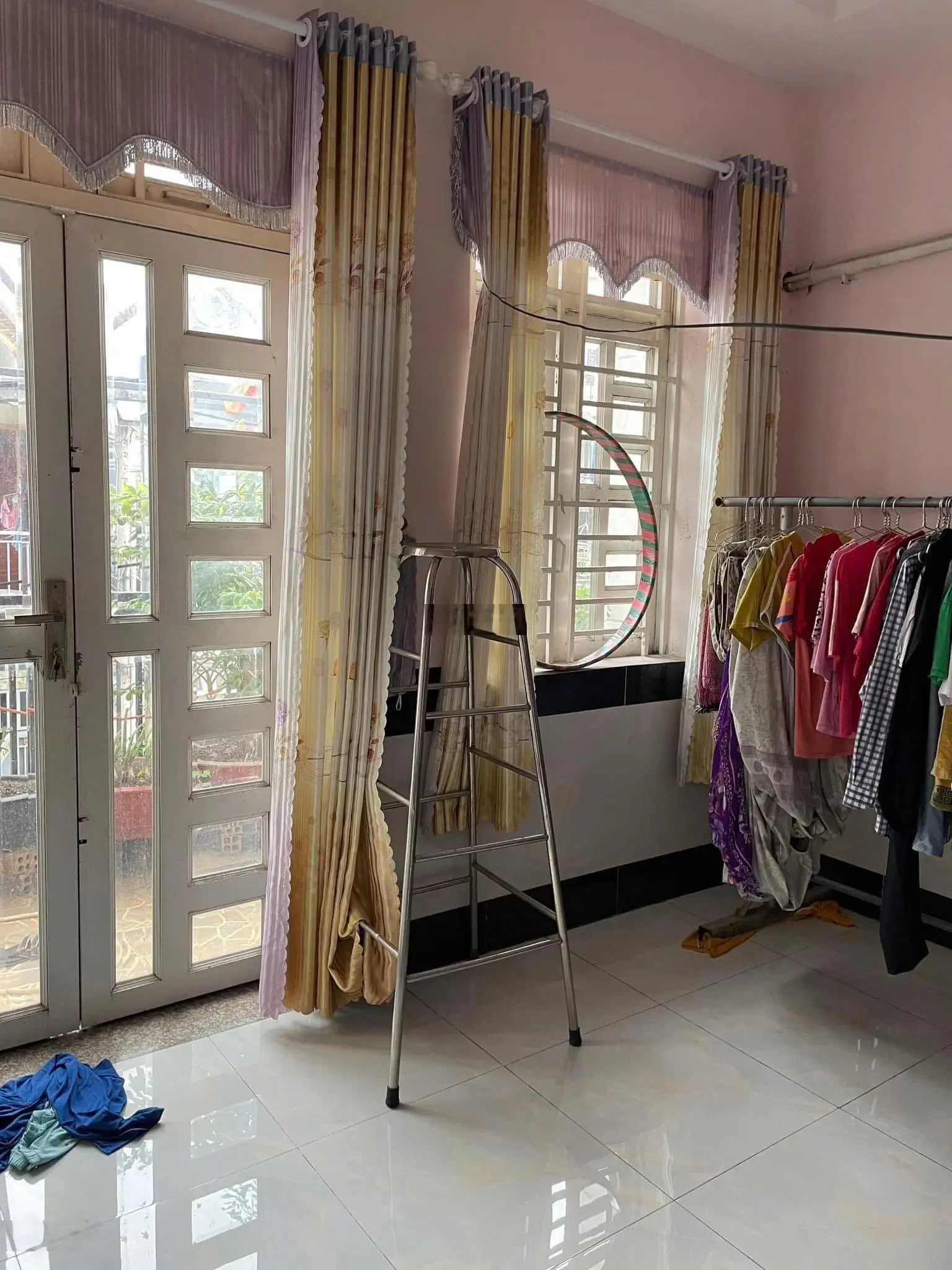 Cần bán nhà 2 lầu 1 trệt ngay ngã 3 cây điệp sau uỷ ban phường tân đông hiệp
