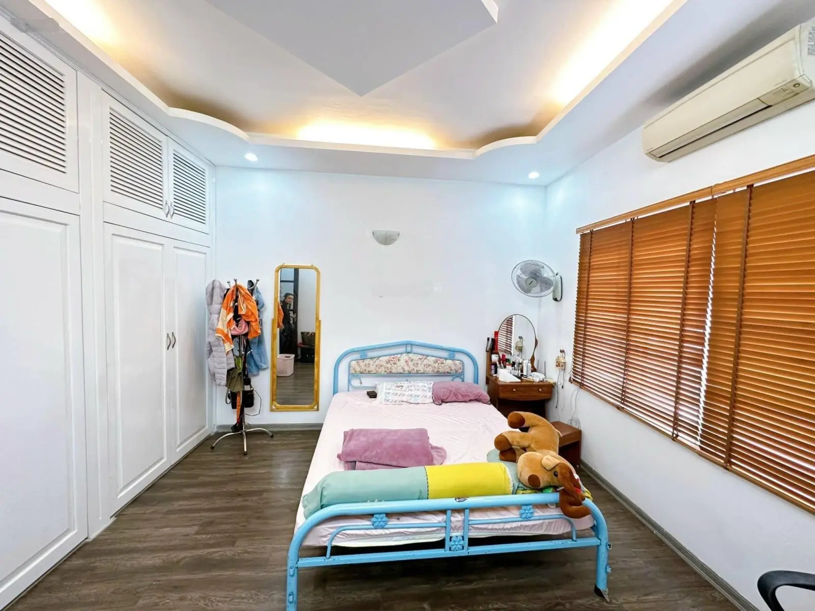 Bán nhà ngõ 210 Võ Chí Công - Tây Hồ - ngõ thông - ô tô - full nội thất - 2 mặt thoáng