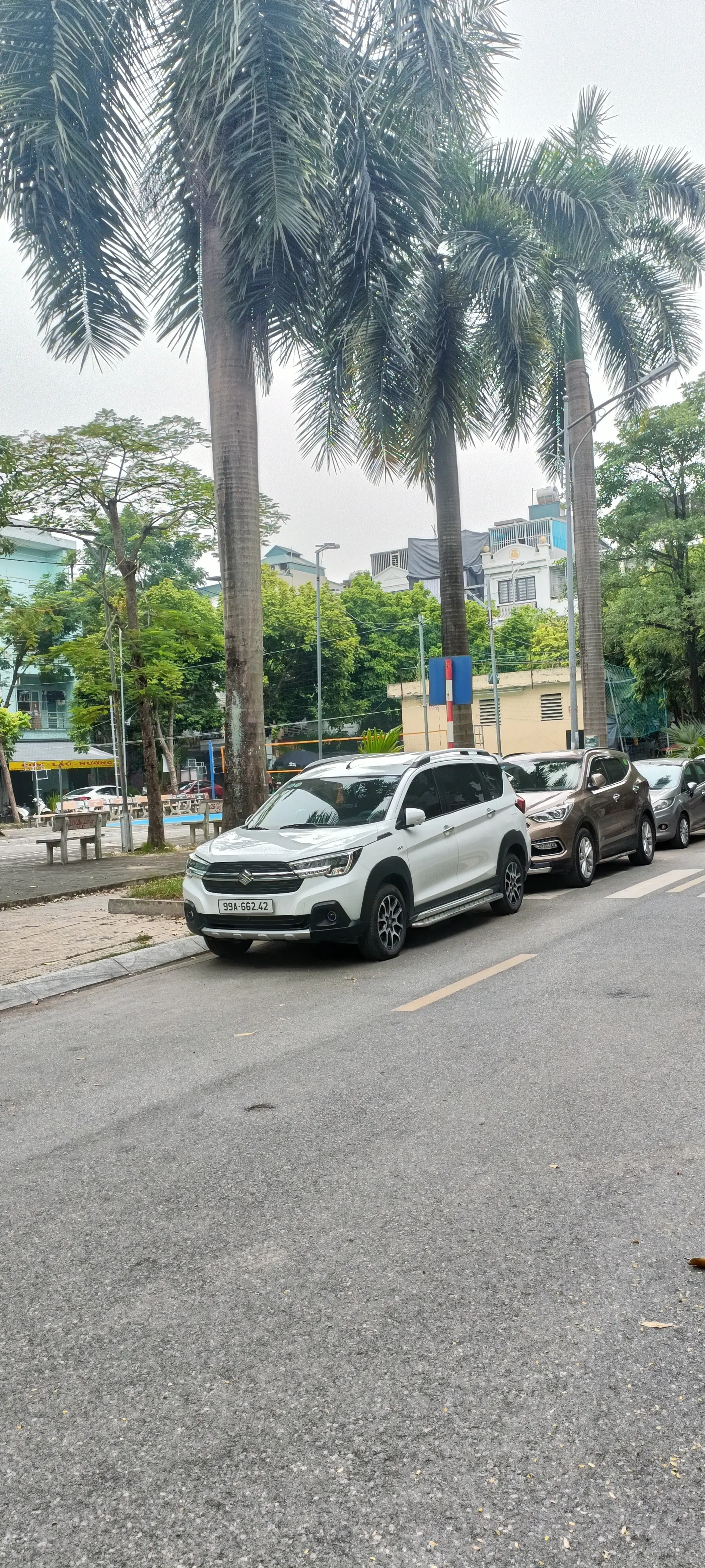 Bán LK KĐT Văn Phú, Hà Đông. Dt 40m, 6 tầng thang máy giá 12,5 tỷ. View vườn hoa, vỉa hè ô tô tránh