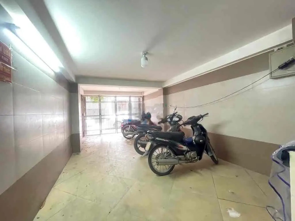 Bán nhà ngõ ô tô tránh nhau phố Giải Phóng quận Hoàng Mai.