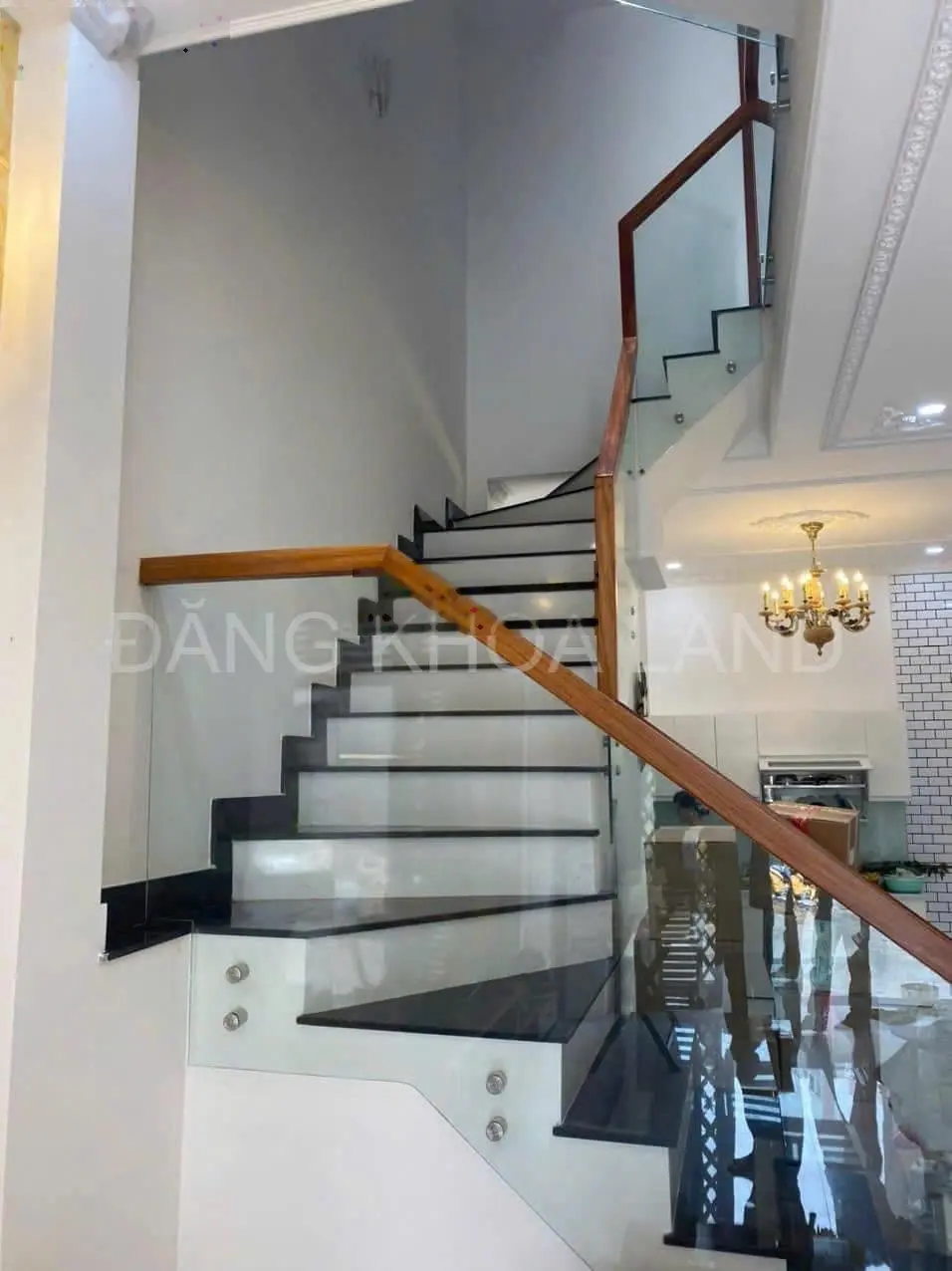 6tỷ nhỉnh - nhà 1t2l + st - dân trí cao- sát phạm văn đồng- dt sàn 150m2