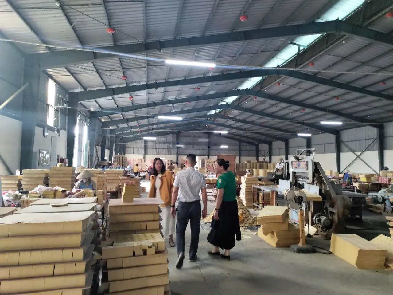 Chủ nhà cần bán đất và xưởng sản xuất vàng mã do tuổi già không muốn tiếp quản