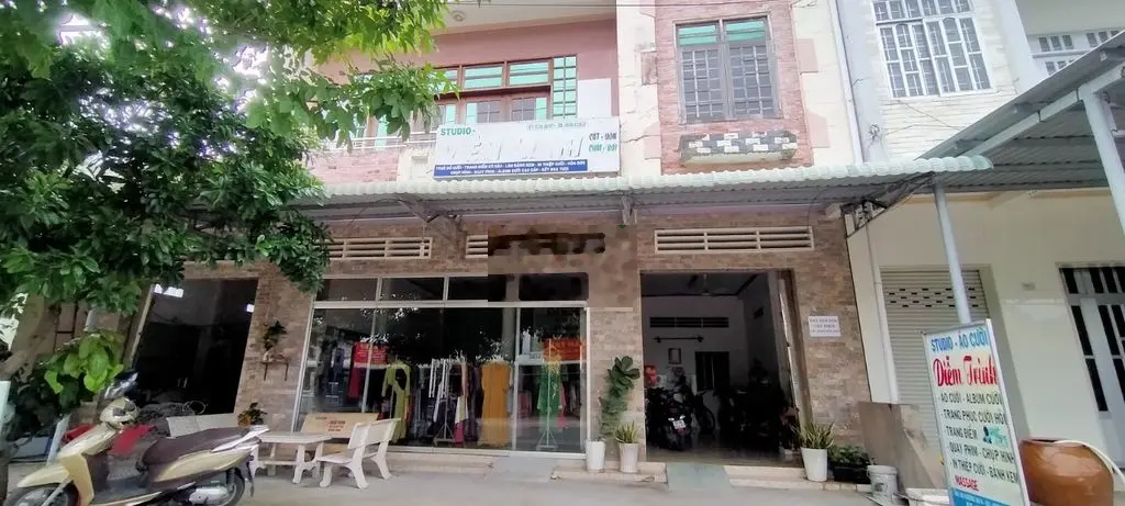 BÁN NHÀ MẶT TIỀN, THUẬN TIỆN KINH DOANH