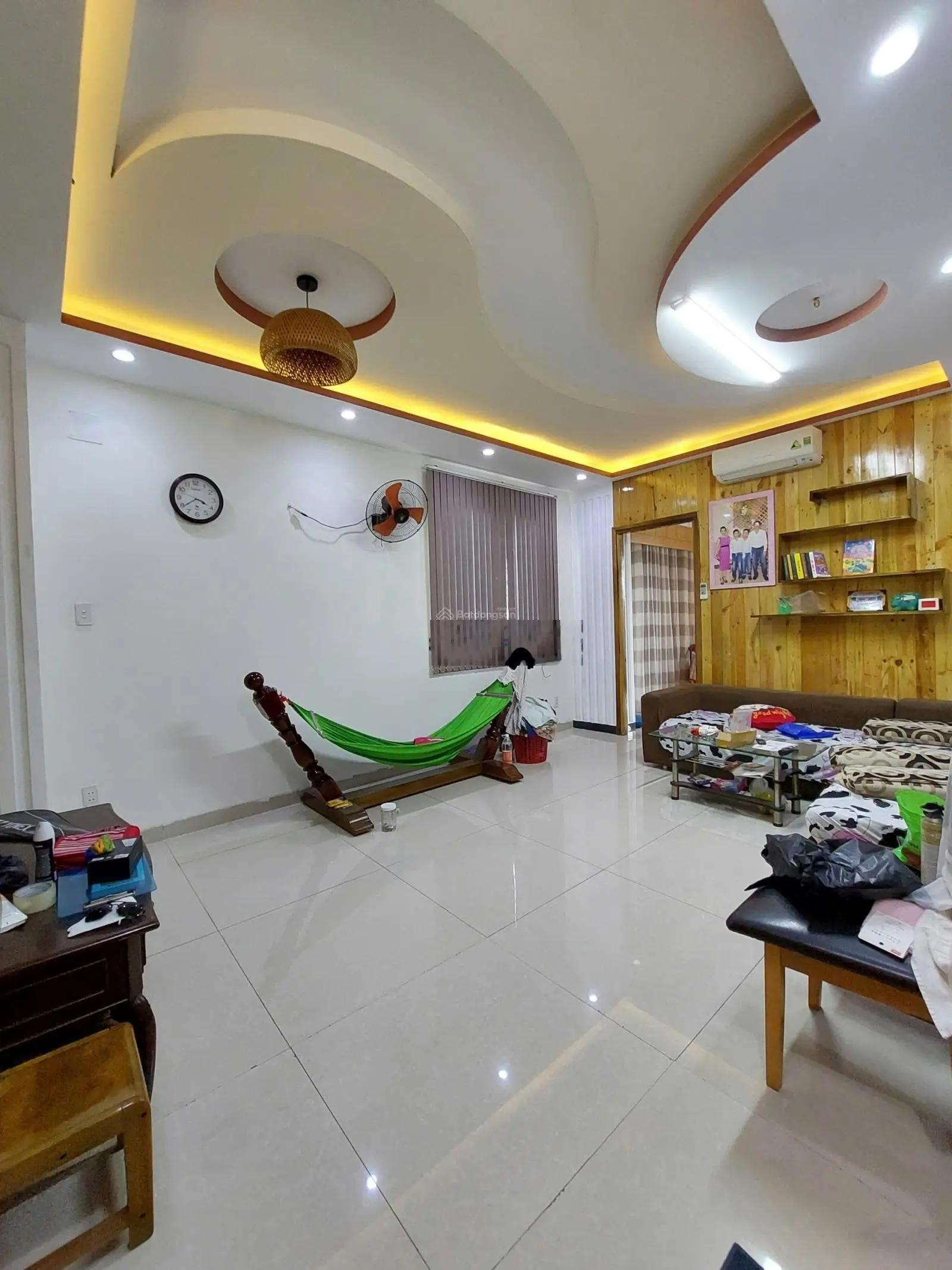 Bán gấp nhà riêng tại Lê Minh Xuân H Bình Chánh chỉ với 3,89 tỷ, DT 85m2, 5PN, 4WC, đẹp còn bớt lộc