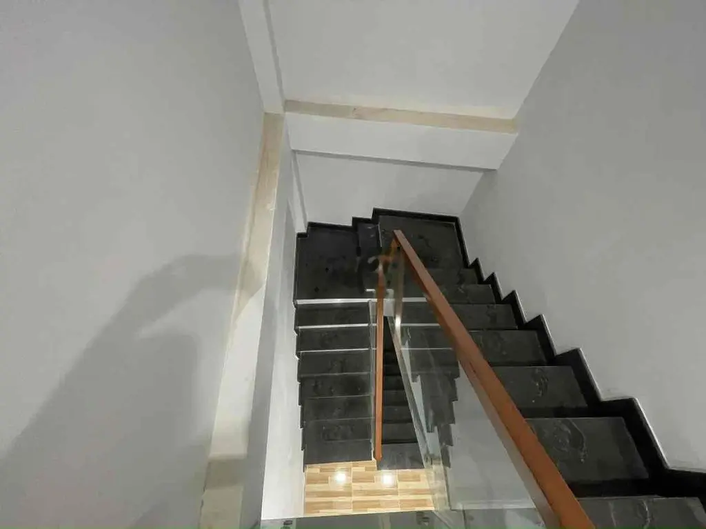 Chính Chủ Gửi Bán Căn Nhà Mới Xây Đang Hoàn Thiện Đẹp Lung Linh