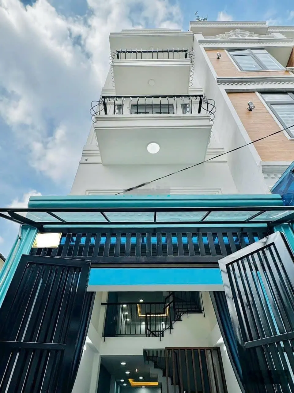 Kinh doanh thua lỗ bán gấp nhà ở Nhiêu Tứ, P6, Phú Nhuận. DT 28,2m2. Sổ hồng riêng