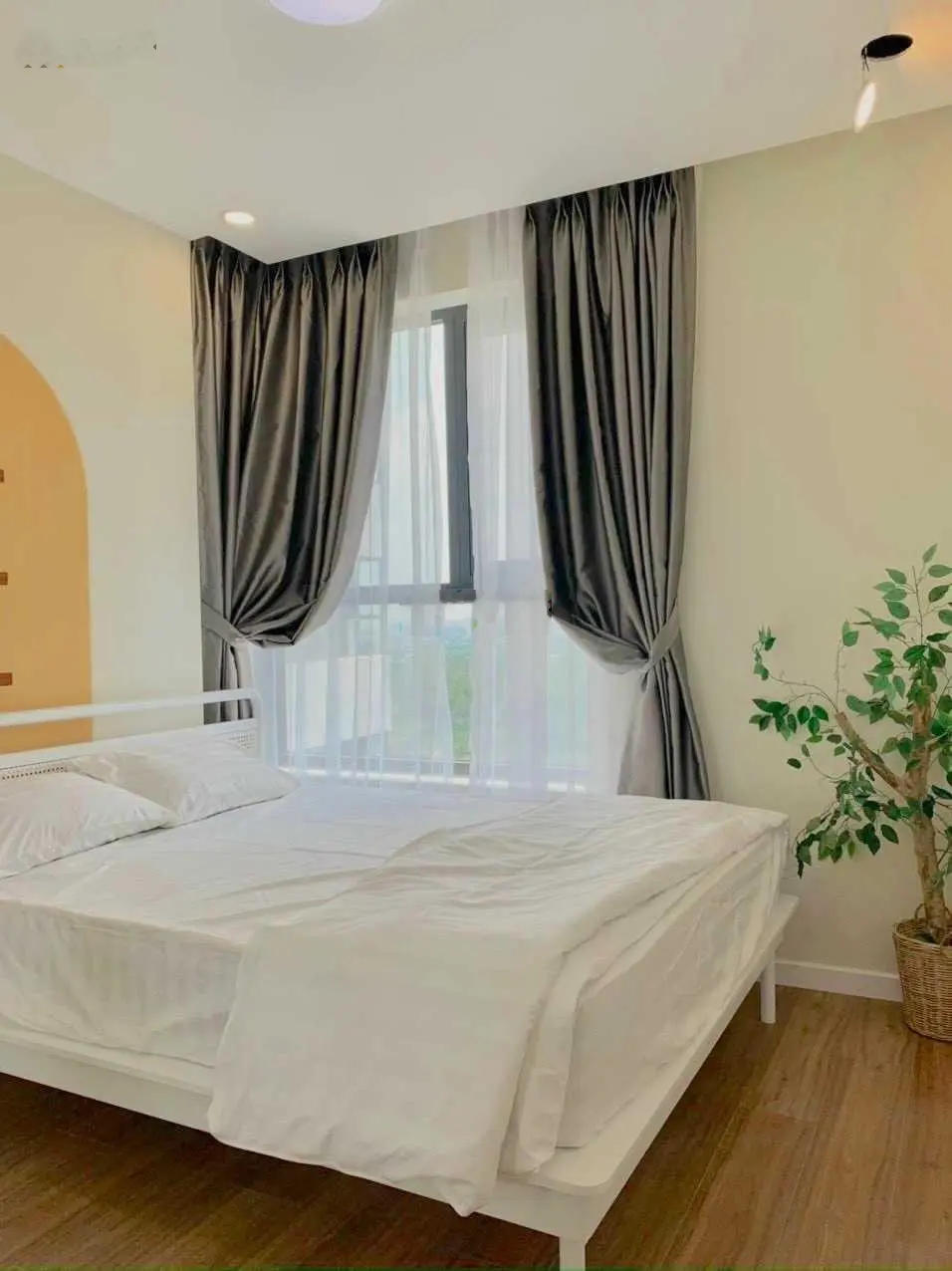 NHÀ ĐẸP GIÁ TỐT CHUNG CƯ D'LUSSO - TẦNG CAO VIEW ĐẸP MÁT- CÓ SỔ HỒNG