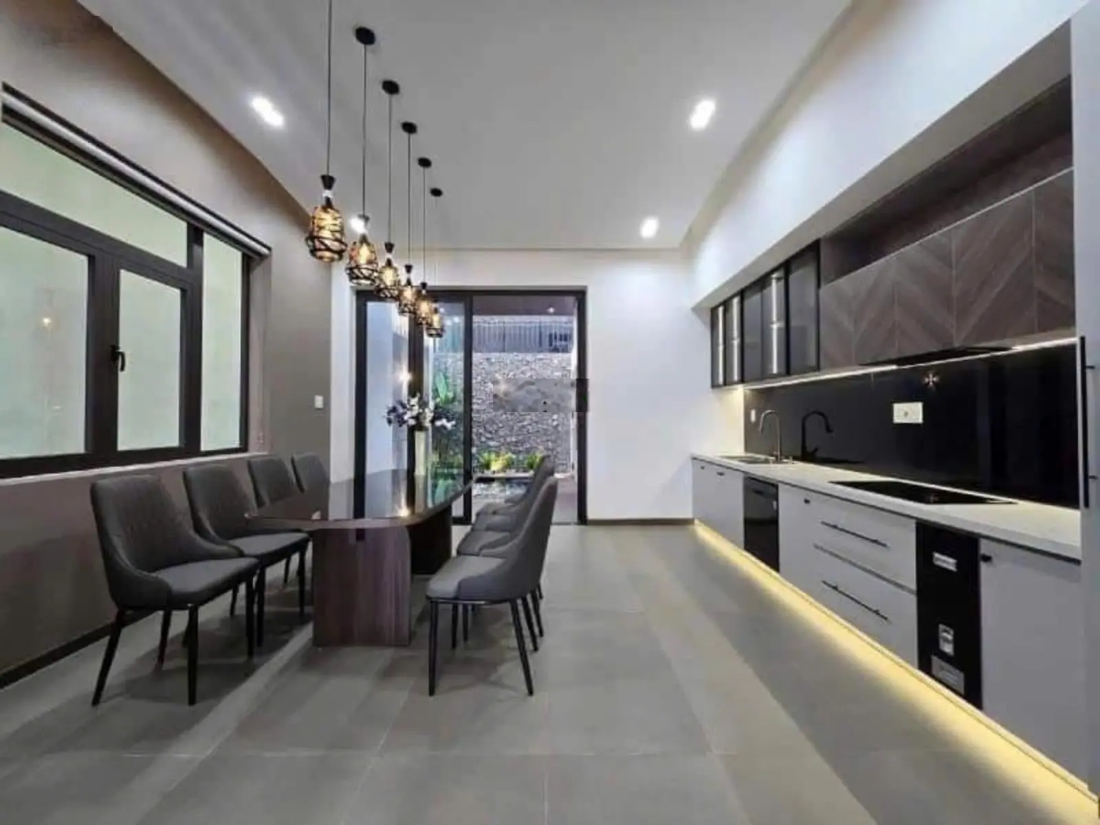 Cần bán gấp nhà Bình Chánh gần chợ Vĩnh Lộc A, giá 1.5 tỉ/60m2, đang cho thuê 6tr/th, SHR