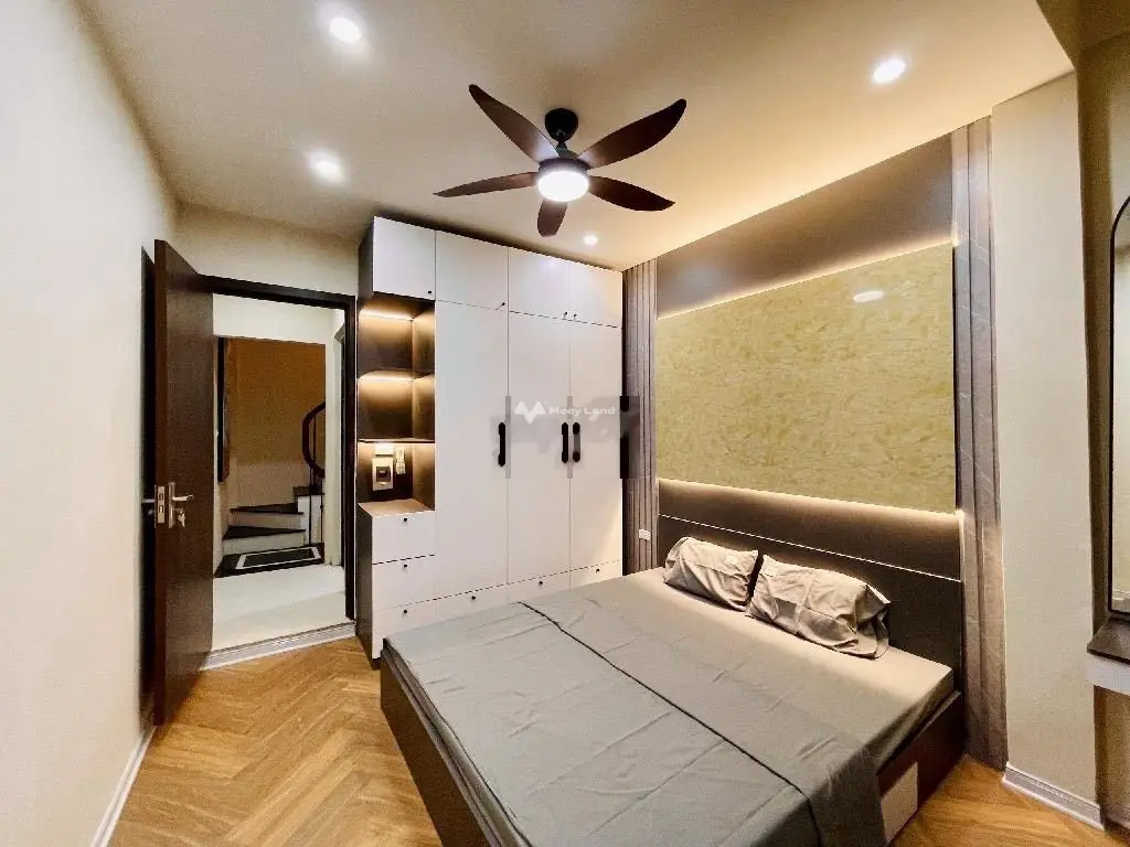 Bán nhà Thụy Khuê-33m2-6 tầng-Mặt tiền 5M-Nhà xây mới-Ngõ rộng-6.8 Tỷ