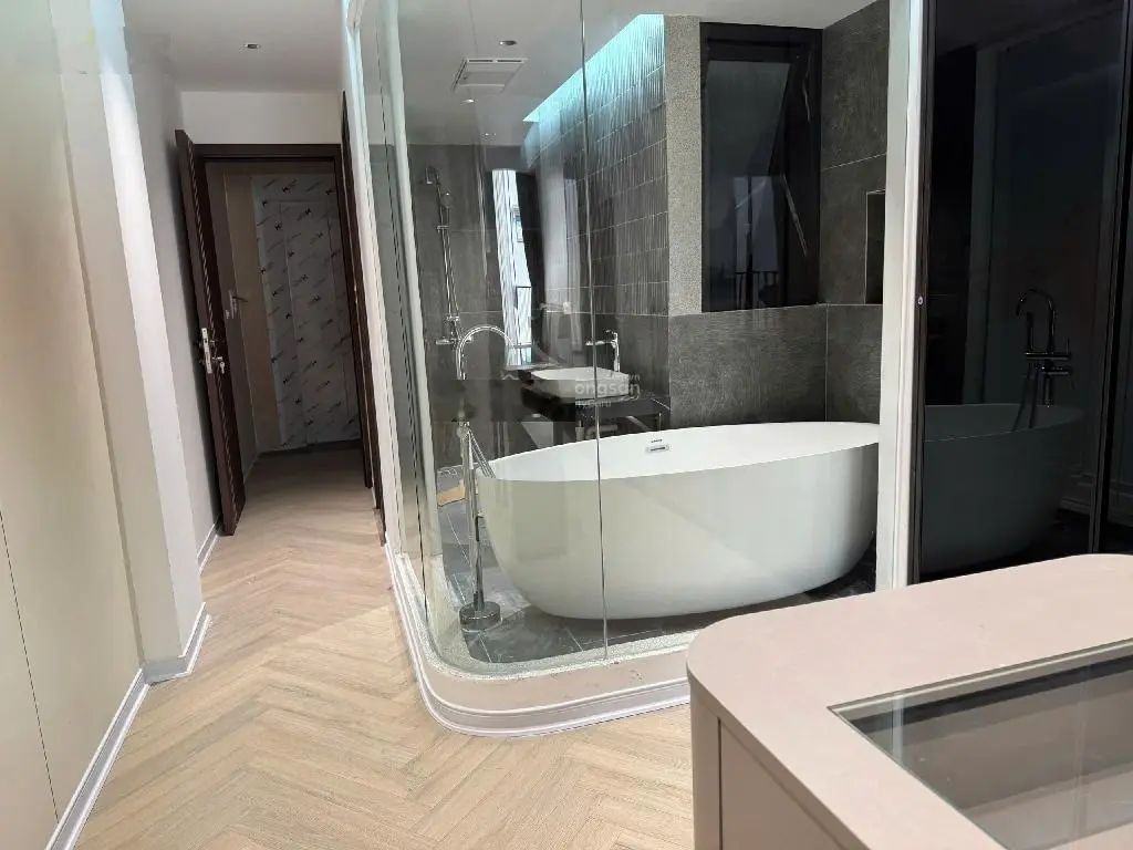 Bán nhà hồng tiến - 60m2 xây 6 tầng - thang máy - ô tô đỗ cửa - 10m ra phố hồng tiến chỉ 13 tỷ