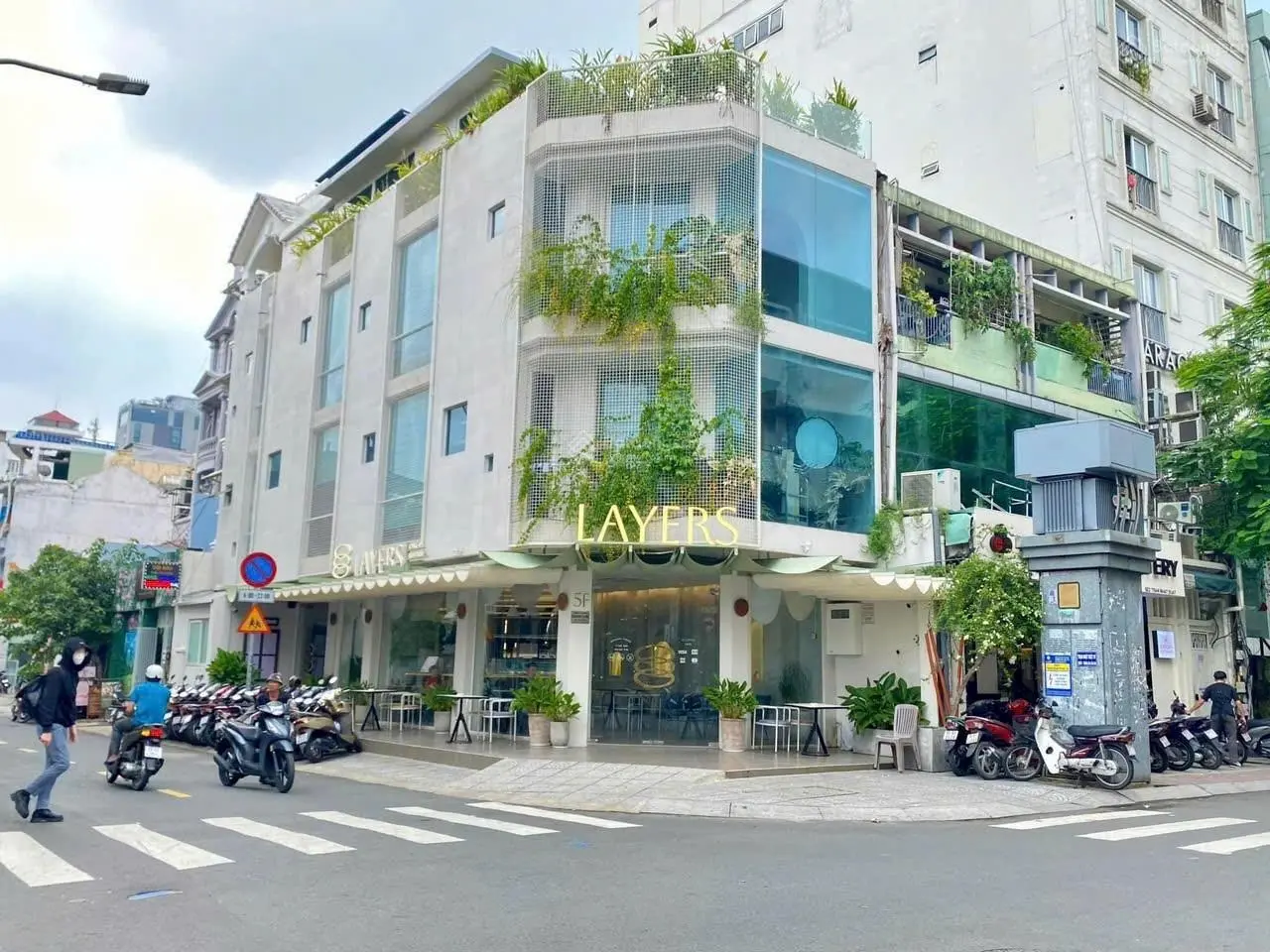 HIẾM Nhà Góc 2 Mặt Tiền Tân Hương Q.Tân Phú, DT: 8x22m, Hầm 7 Tầng, HĐT: 120tr, Giá:32Tỷ