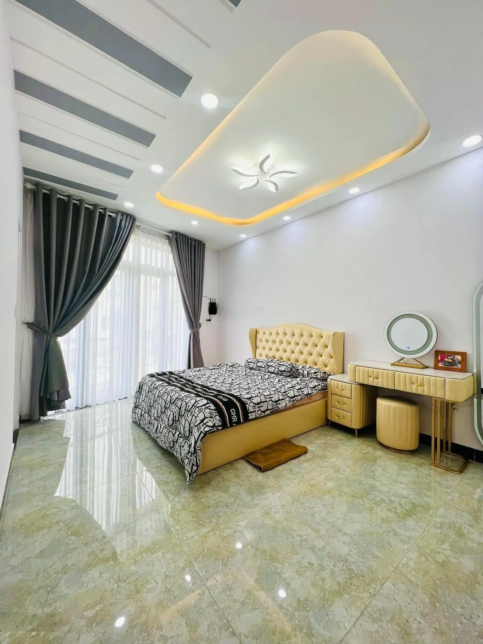 Bán nhà riêng 1/ đường Chấn Hưng, Tân Bình, 42m2 - view đẹp, chính chủ