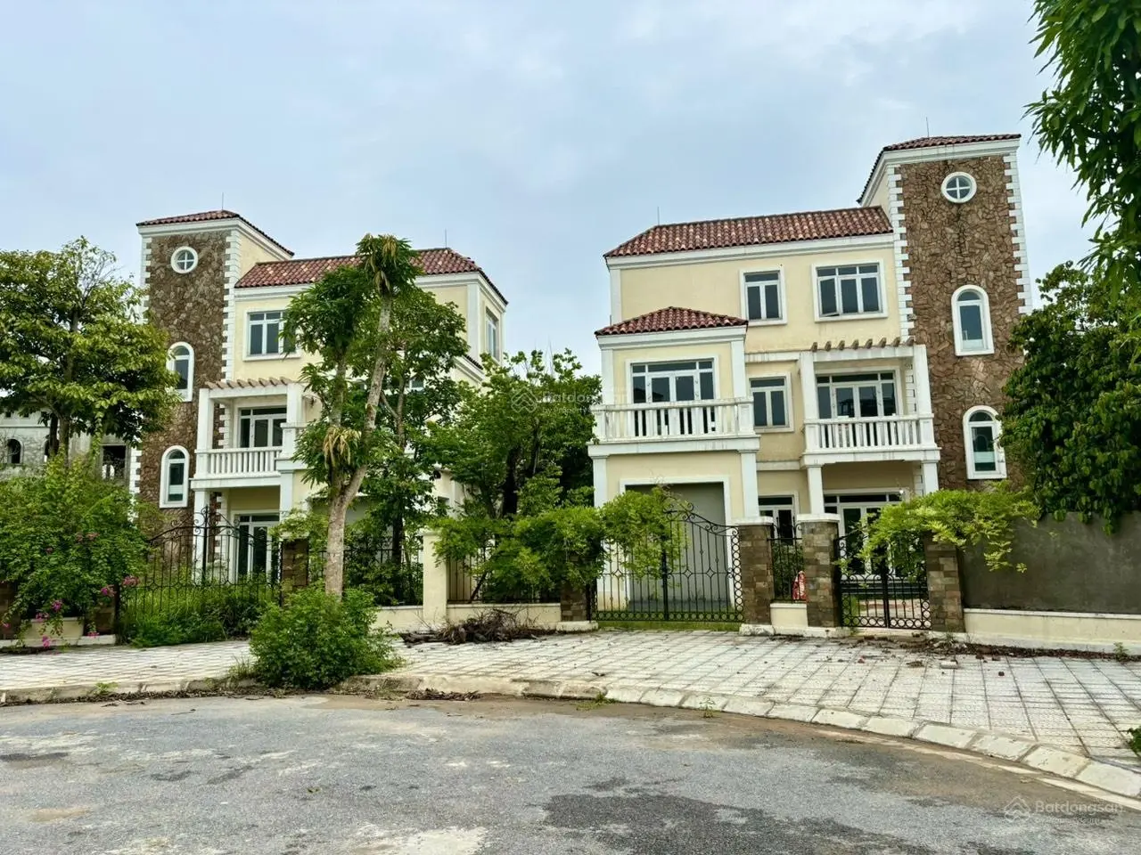 Bán biệt thự view được hồ điều hòa tại khu đô thị Nam An Khánh - 593m2, giá chỉ 100 triệu/m2