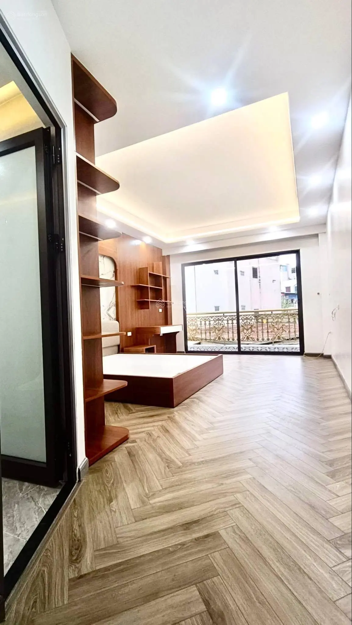 Chính chủ bán nhà mặt tiền Hoàng Mai - 7 tầng thang máy ôtô - kinh doanh ở sướng - giá trị tăng