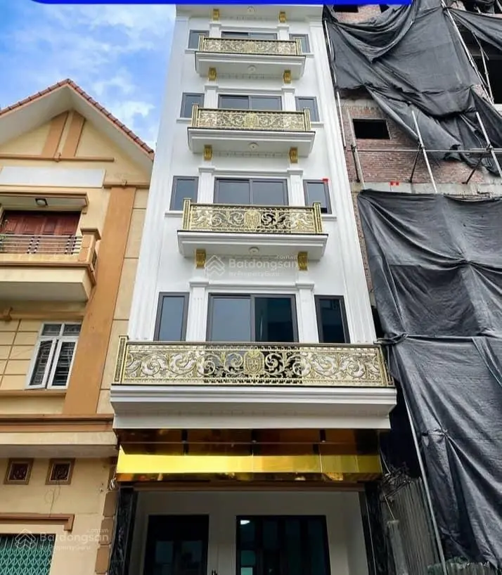 Nhà đẹp mới tinh,đường oto vào thoải mái ,gần trường học các cấp và ủy ban xã.dt 43m