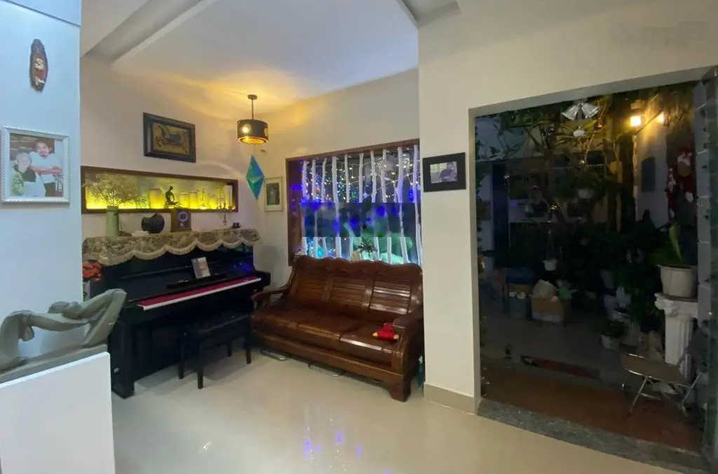 Idol Nhà 3 tầng, Kiệt 6M Ông Ích Khiêm, Oto tránh nhau, full nội thất, thiết kế hiện đại. + Vị