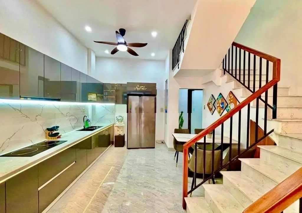 Nhà 4tầng kiên cố trung tâm hoà cường bắc hải châu,cách nhà 30m tô đậu đỗ ngày đêm -full nội thất