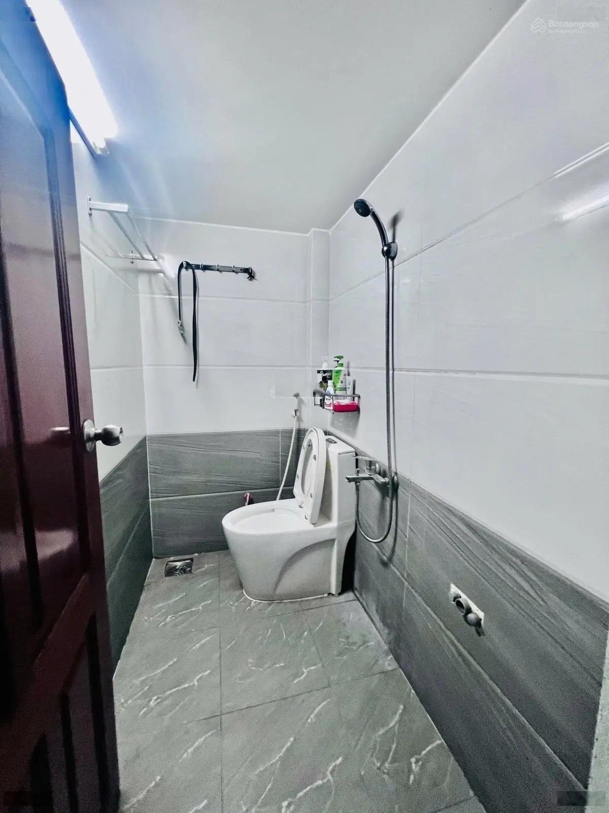 Nhà bán Đường Số 4, Hiệp Bình Phước, Thủ Đức 3 tầng DT: 7 x 28,5m đường xe tải chạy quanh nhà
