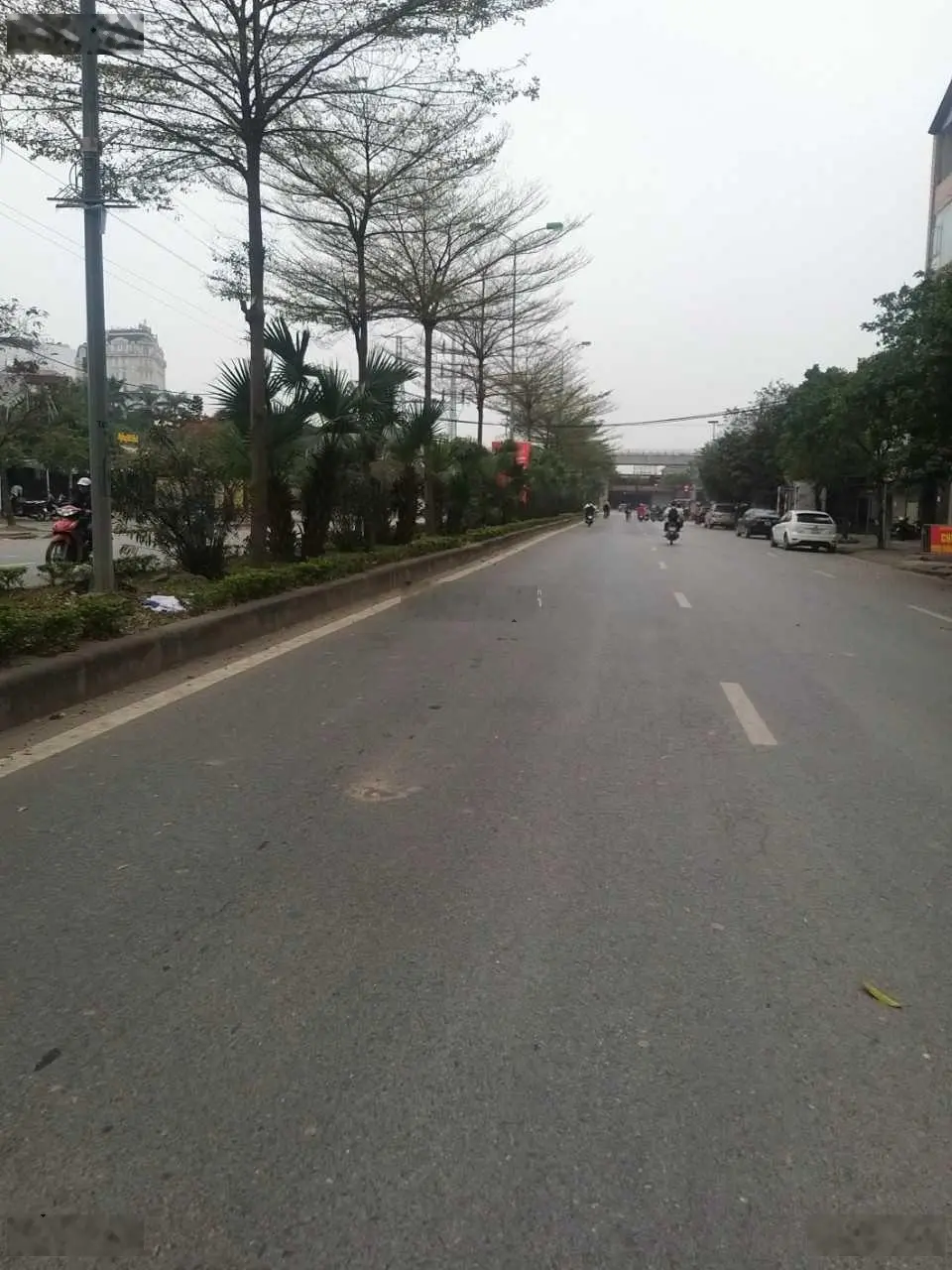 Bán nhà mặt đường quốc lộ 32 gần khu đô thị Tân Tây Đô. DT:120m2 sổ đỏ 60m2 Giá 9.tỷ. LH 0916 181 ***