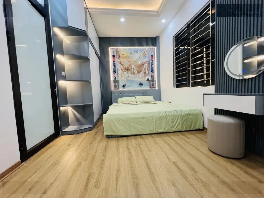 Bán nhà 5tầng gần hồ Linh Đàm - full nội thất đẹp sang xịn - gần trường học giá 5, x tỷ