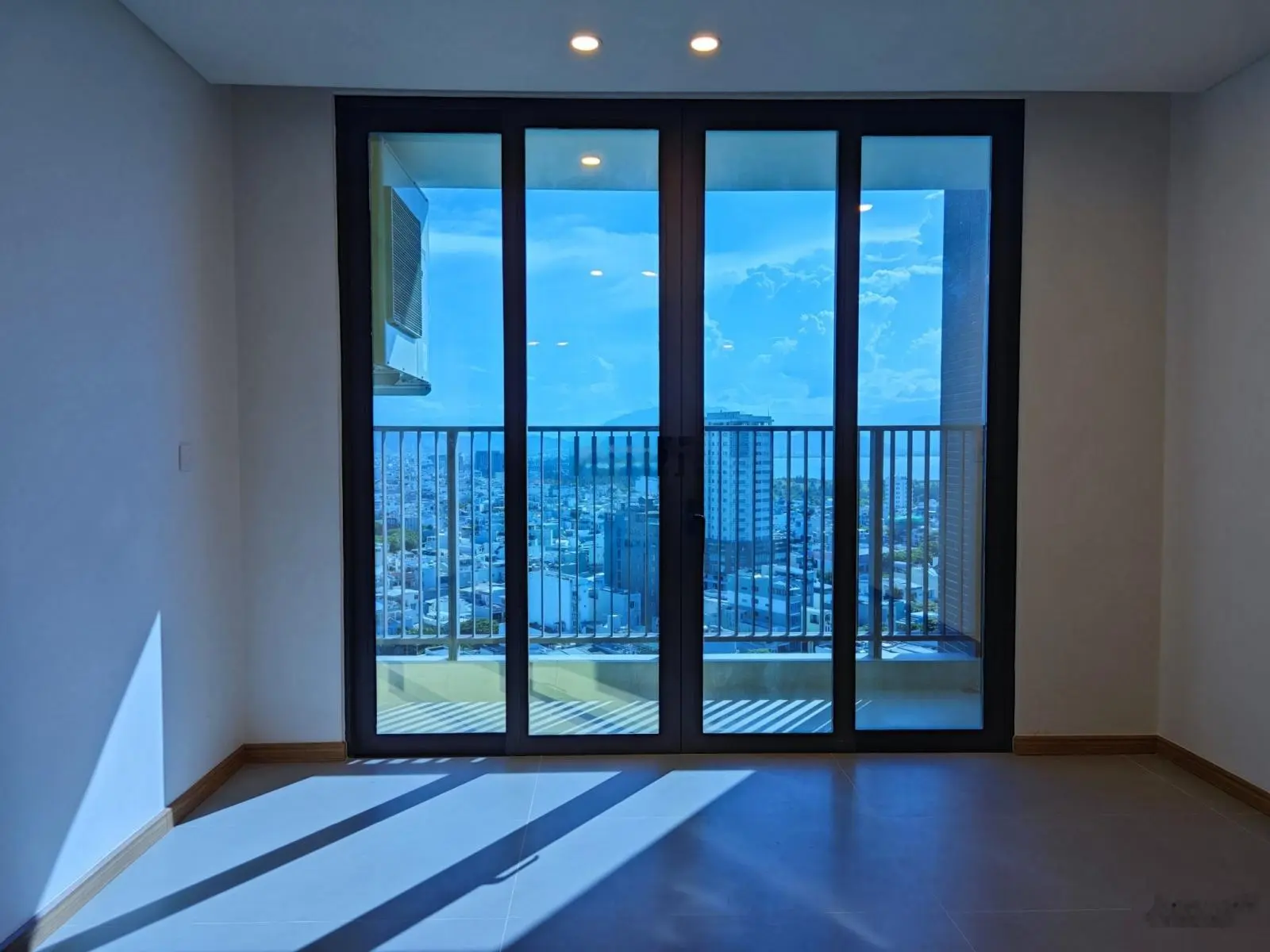 Căn hộ SAM Tower (Risemount), 76m2, 2PN view sông view biển view núi tuyệt đẹp
