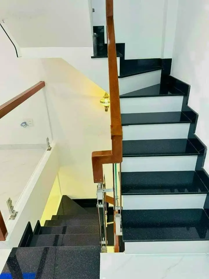Chuyển công tác bán nhà Thất Sơn-P15-Q10 trong khu Cư Xá Bắc Hải, 62m2 HĐ cho thuê 20 triệu