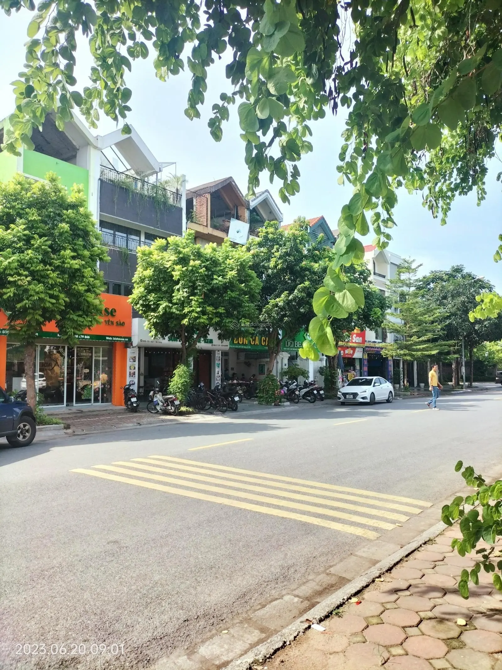 Cần bán lô liền kề 120m2, mặt tiền 6m, 4 tầng đẹp, khu nhà vườn, ĐT Việt Hưng, Long Biên, HN