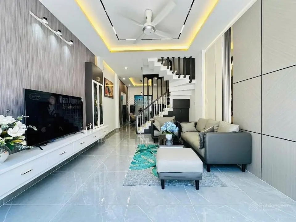 Cần bán gấp nhà Đ Bùi Thị Xuân P2 Q Tân Bình. 83,5m2/4tỷ370. Gần chợ Phạm Văn Hai, cho thuê 36tr/th