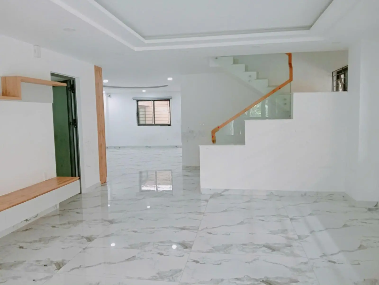 Bán biệt thự 240m2, góc 2 mặt tiền, 8PN, hầm để xe, KDC Intresco 13E, Bình Chánh