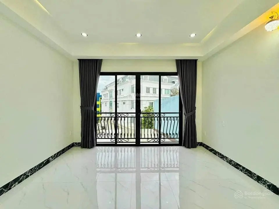 Nhà đẹp mới xây Nguyễn Bặc, Tân Bình, 4x15m, 1 trệt lửng 3 lầu, 5PN, 6WC, hẻm 4m, SHR