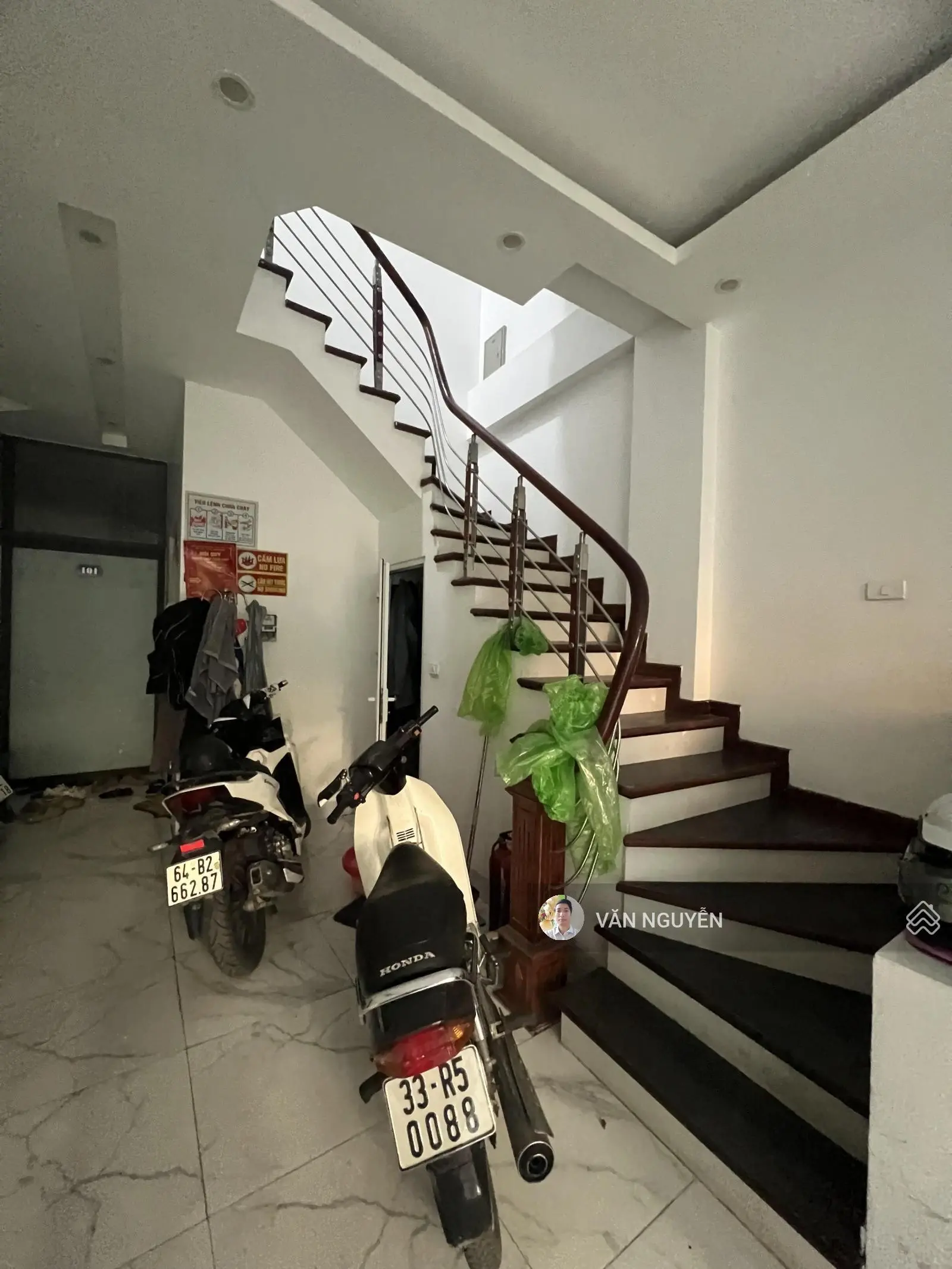 Bán nhà riêng đường Đình Thôn, giá 16 tỷ vnd, diện tích 64 m2, thang máy, ô tô tránh vào nhà