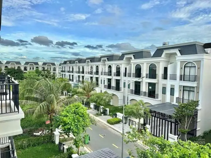 Bán Nhà phố 1 trệt 2 lầu, ngay Trung Tâm TP.Tân An giá 4,38 tỷ
